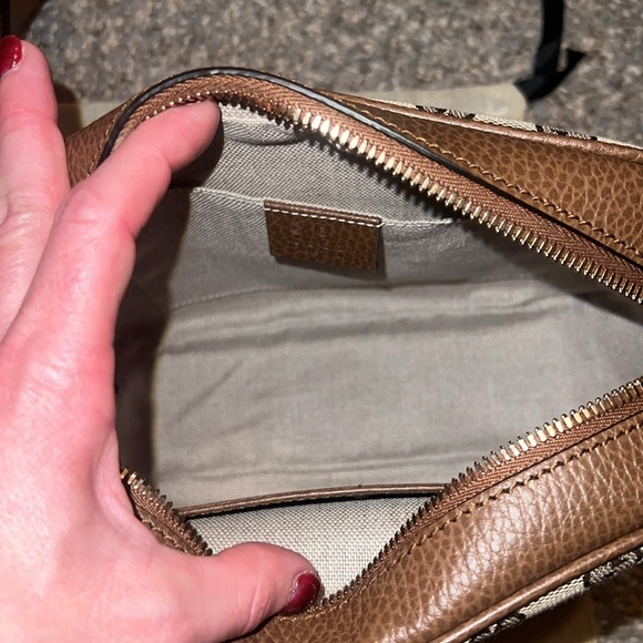 Gucci crossbody purse. Medium - Picture 3 of 13